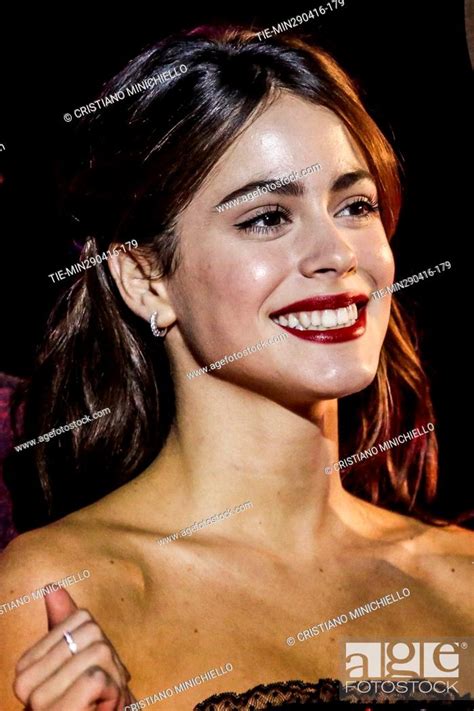 vita di martina stoessel.